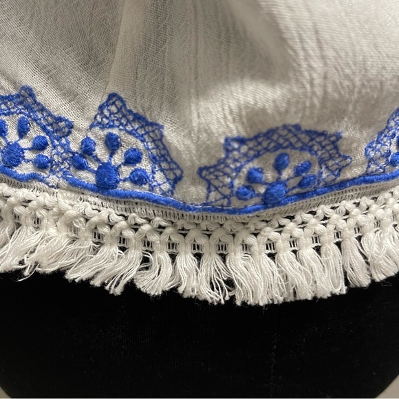 Jachs Girlfriend Embroidered Blue and White Women's Top MEDIUM - Picture 4 of 7